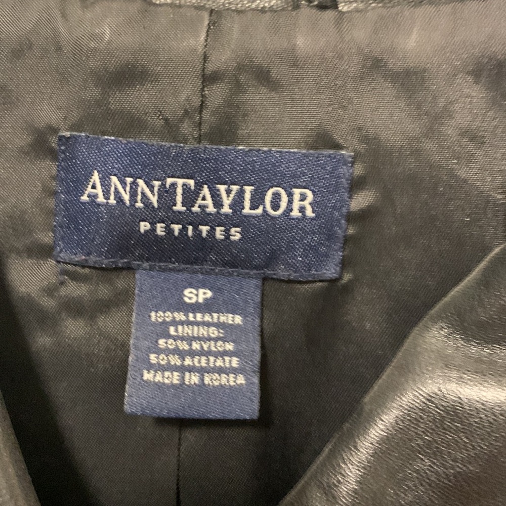 Leather jacket - Picture 2 of 2
